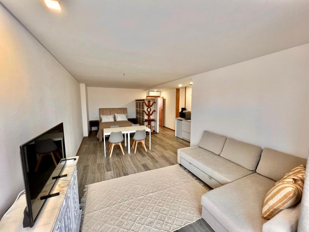 Charming Studio Apartment In 포보아데바짐 외부 사진